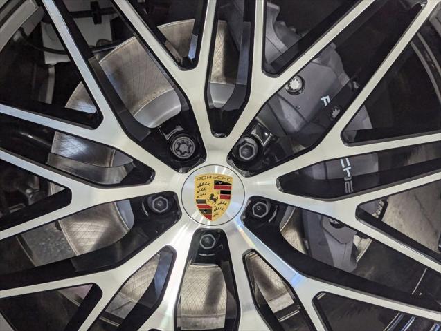 2026 Porsche Macan Unknown