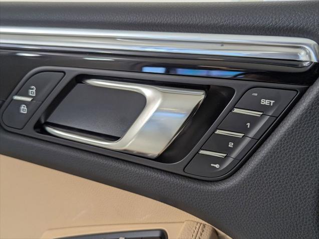 2026 Porsche Macan Unknown