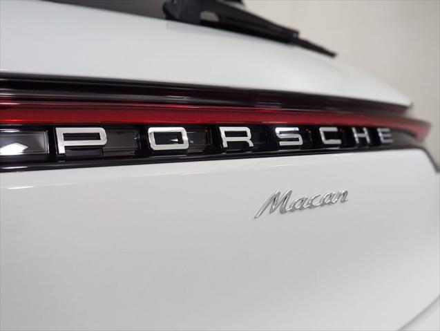 2026 Porsche Macan Unknown