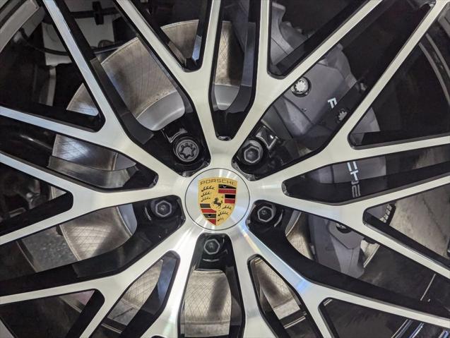 2026 Porsche Macan Unknown