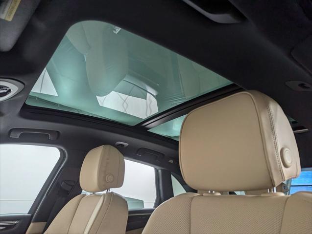 2026 Porsche Macan Unknown