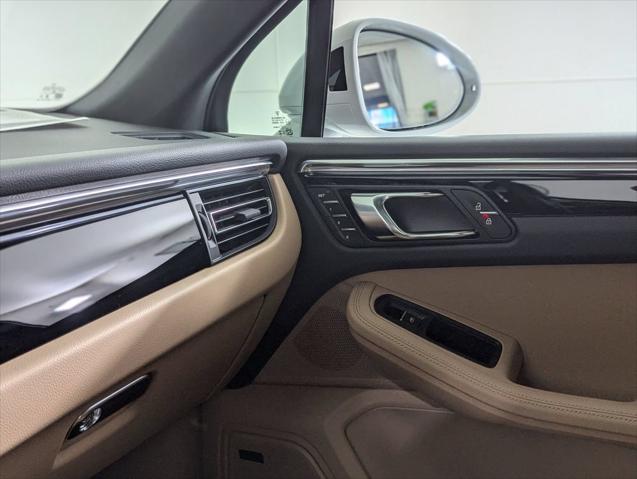 2026 Porsche Macan Unknown