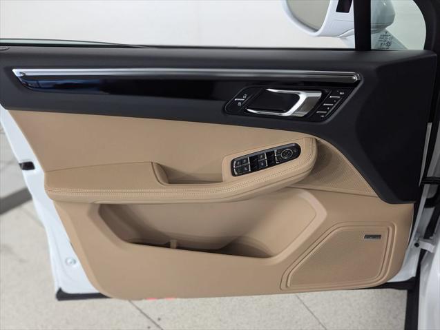 2026 Porsche Macan Unknown