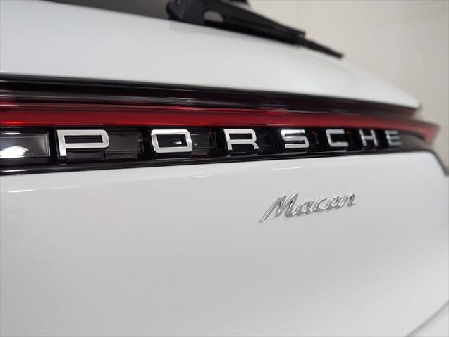 2026 Porsche Macan Unknown