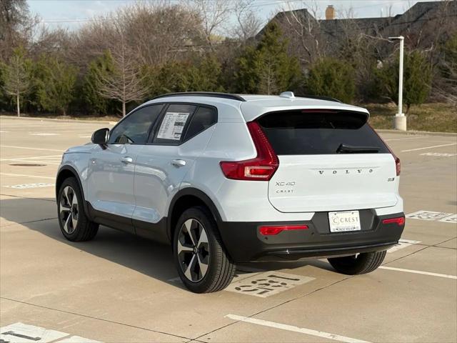 2026 Volvo XC40 Core, B5 AWD Gas (mild hybrid), Dark