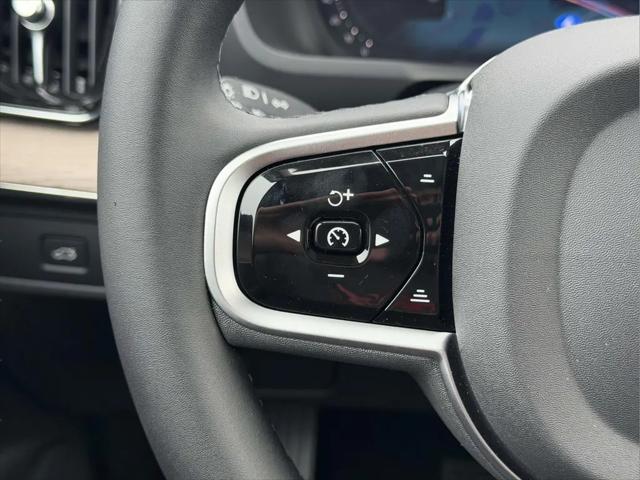 2026 Volvo XC90 Plus, B6 AWD Gas (mild hybrid), Gasoline, Bright, 7 Seats