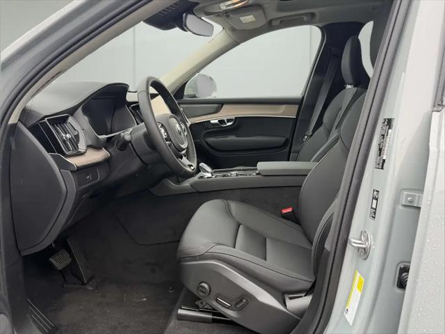 2026 Volvo XC90 Plus, B6 AWD Gas (mild hybrid), Gasoline, Bright, 7 Seats