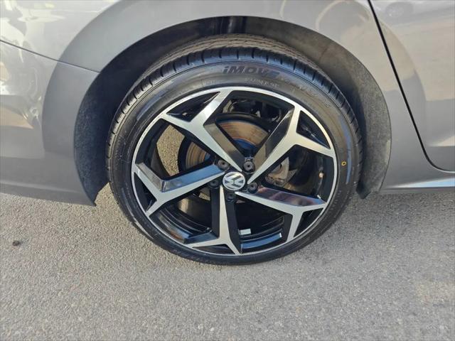 2020 Volkswagen Passat 2.0T R-Line
