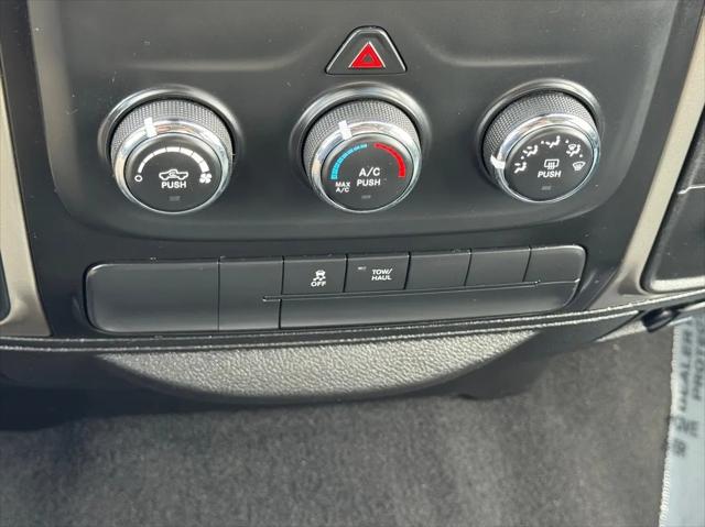 2019 Ram 1500 Classic SLT Crew Cab 4x2 6'4" Box