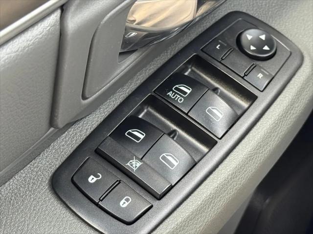 2019 Ram 1500 Classic SLT Crew Cab 4x2 6'4" Box