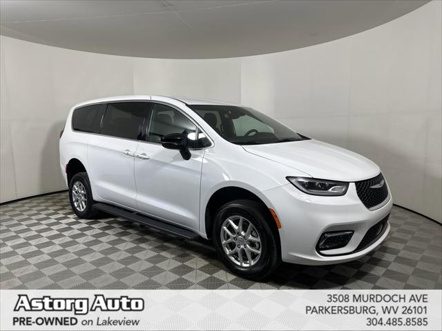 2024 Chrysler Pacifica Touring