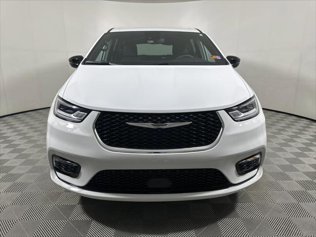 2024 Chrysler Pacifica Touring