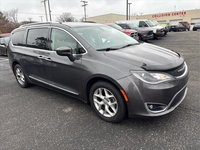 2017 Chrysler Pacifica Touring-L Plus 2017 Chrysler Pacifica Touring-L Plus
