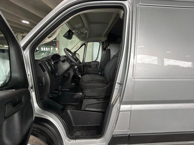 2025 Ram ProMaster 2500 Cargo Van Tradesman Low Roof 136" WB w/Pass Seat