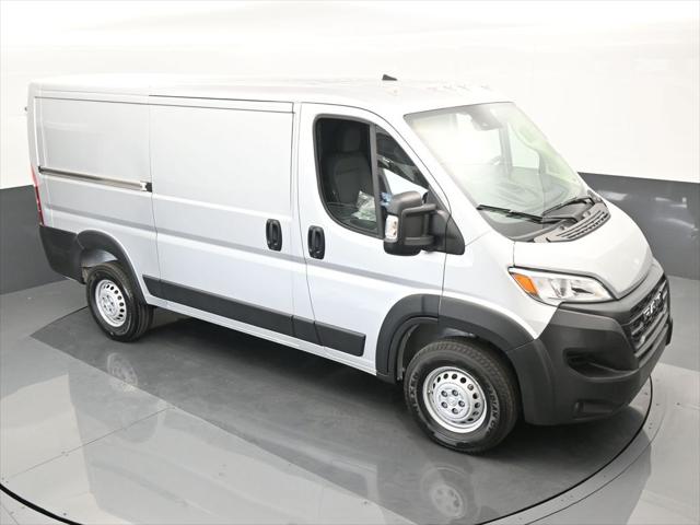 2025 Ram ProMaster 2500 Cargo Van Tradesman Low Roof 136" WB w/Pass Seat