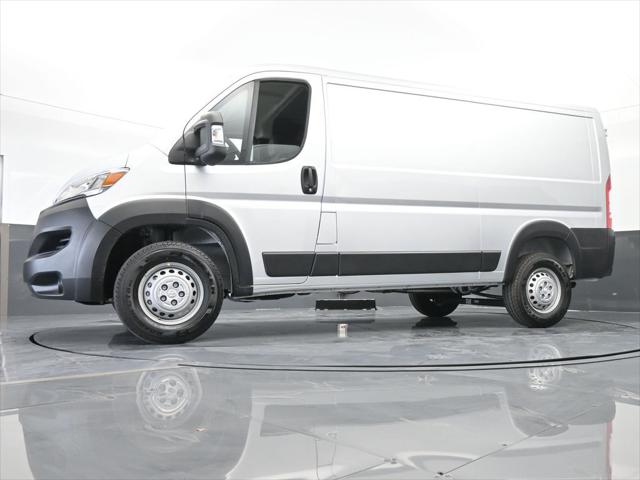 2025 Ram ProMaster 2500 Cargo Van Tradesman Low Roof 136" WB w/Pass Seat