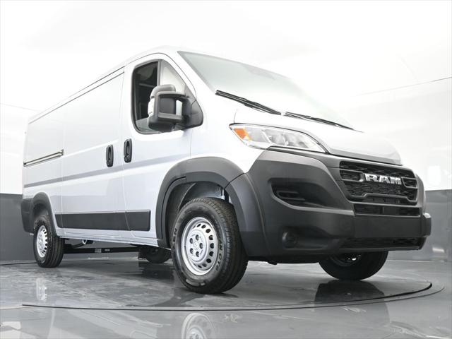 2025 Ram ProMaster 2500 Cargo Van Tradesman Low Roof 136" WB w/Pass Seat
