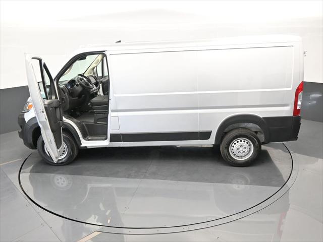 2025 Ram ProMaster 2500 Cargo Van Tradesman Low Roof 136" WB w/Pass Seat