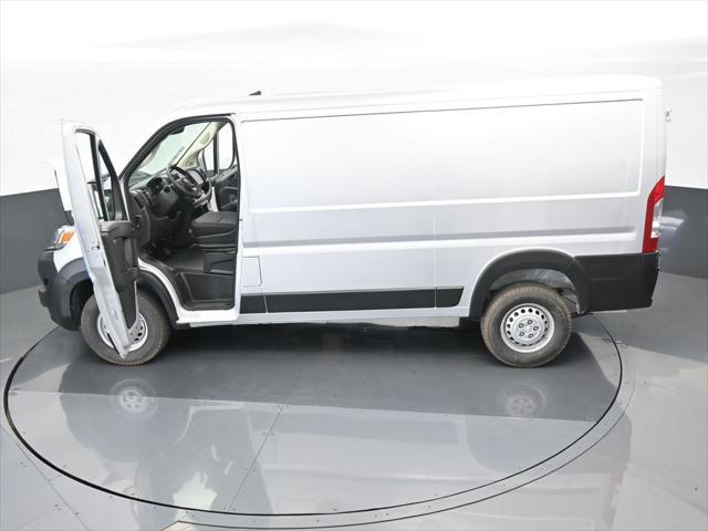 2025 Ram ProMaster Cargo Van Tradesman Low Roof 136" WB w/Pass Seat