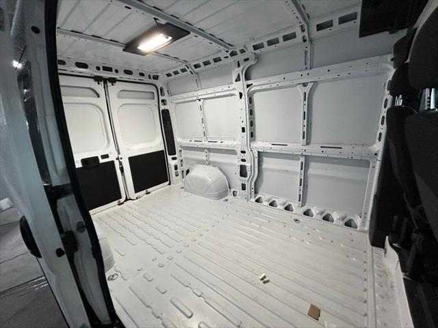 2025 Ram ProMaster Cargo Van SLT High Roof 136" WB