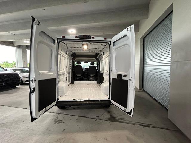 2025 Ram ProMaster Cargo Van SLT High Roof 136" WB