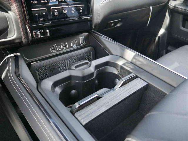 2025 Ram 3500 Limited Crew Cab 4x4 8 Box