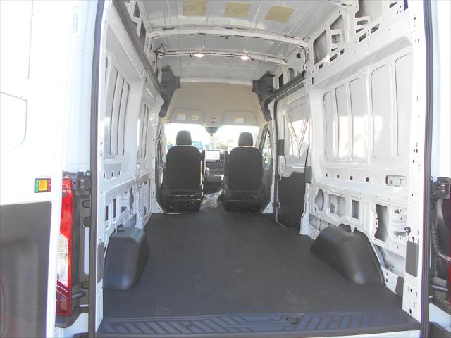 2026 Ford Transit Cargo Van Base