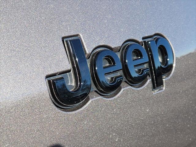 2025 Jeep Grand Cherokee L Altitude 4x2