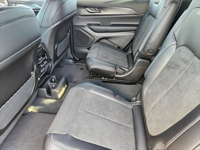 2025 Jeep Grand Cherokee L Altitude 4x2