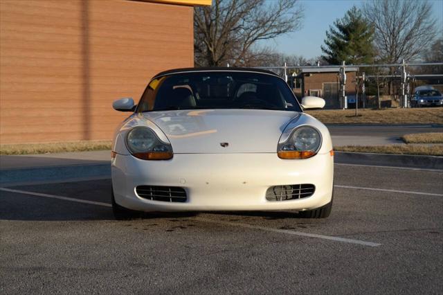 2000 Porsche Boxster Base 2dr Convertible