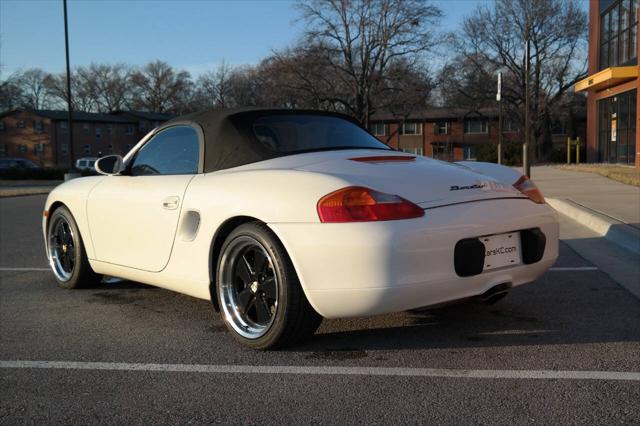 2000 Porsche Boxster Base 2dr Convertible
