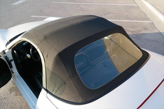 2000 Porsche Boxster Base 2dr Convertible