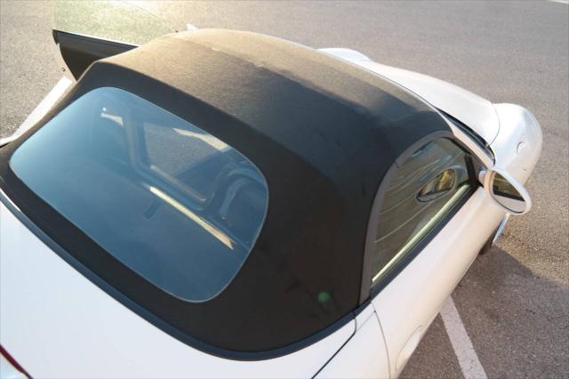 2000 Porsche Boxster Base 2dr Convertible