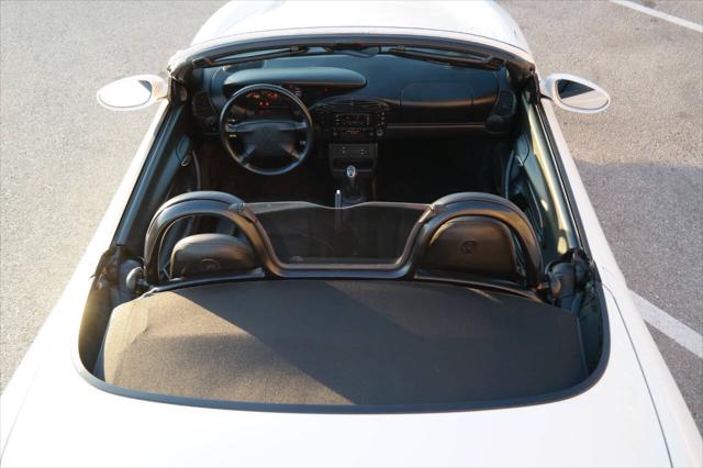 2000 Porsche Boxster Base 2dr Convertible
