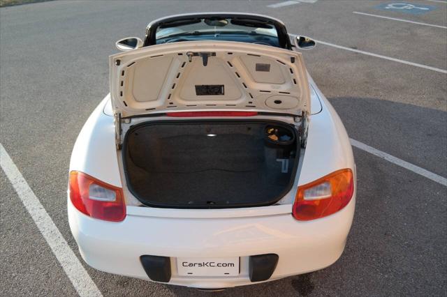 2000 Porsche Boxster Base 2dr Convertible