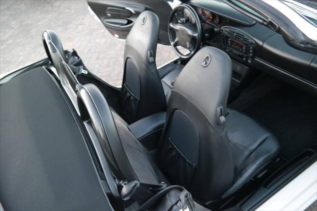 2000 Porsche Boxster Base 2dr Convertible