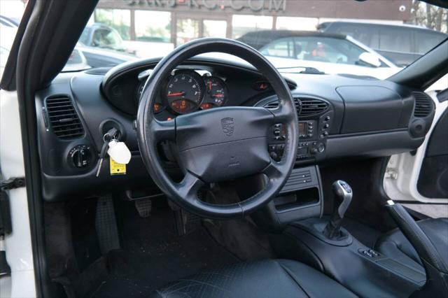 2000 Porsche Boxster Base 2dr Convertible