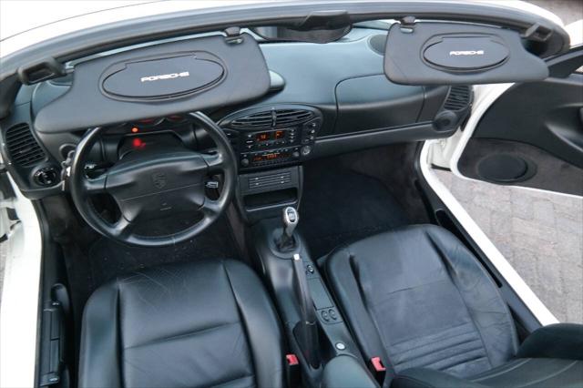2000 Porsche Boxster Base 2dr Convertible