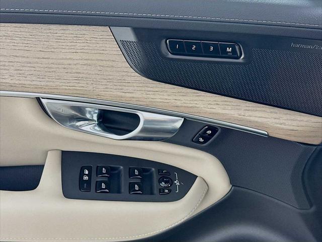 2026 Volvo XC90 Plus, B6 AWD Gas (mild hybrid), Gasoline, Bright, 7 Seats