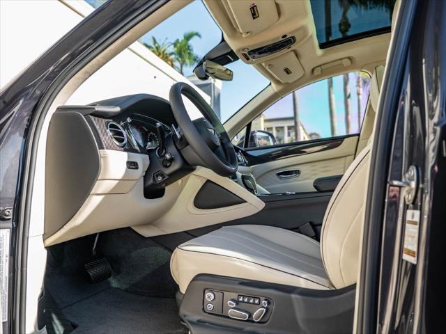 2025 Bentley Bentayga Atelier