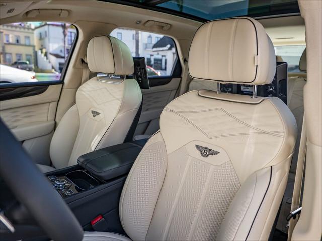 2025 Bentley Bentayga Atelier