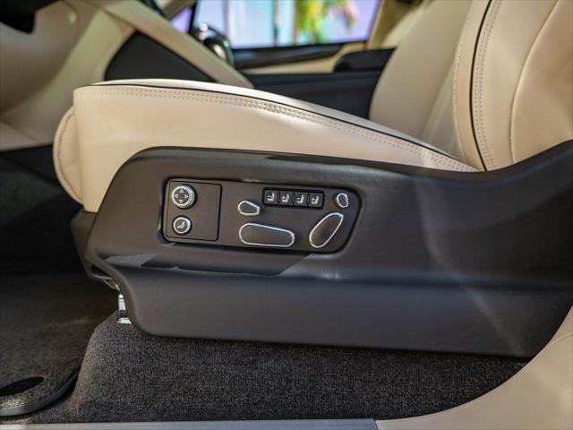 2025 Bentley Bentayga Atelier