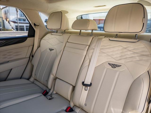 2025 Bentley Bentayga Atelier