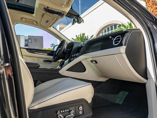 2025 Bentley Bentayga Atelier