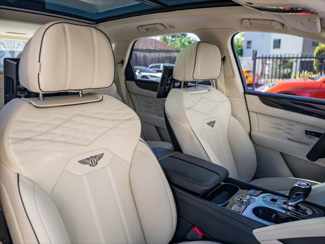 2025 Bentley Bentayga Atelier