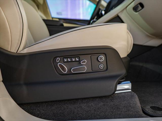 2025 Bentley Bentayga Atelier