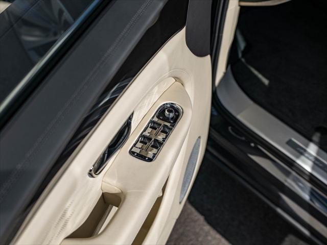 2025 Bentley Bentayga Atelier