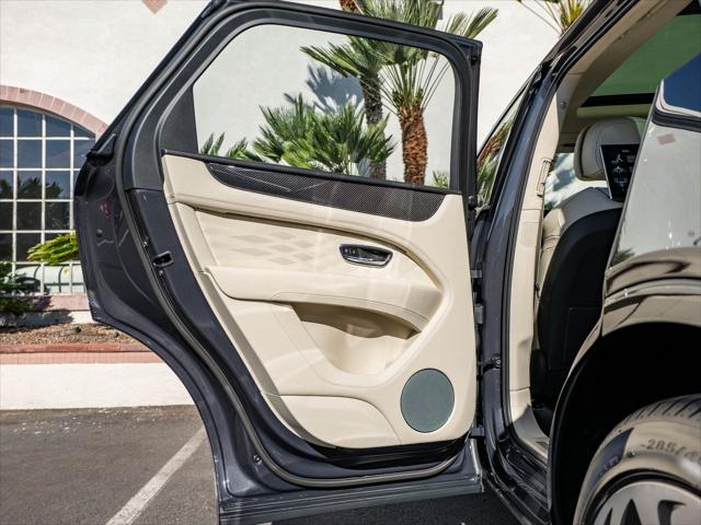 2025 Bentley Bentayga Atelier