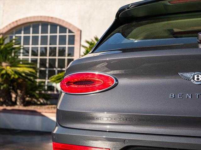 2025 Bentley Bentayga Atelier