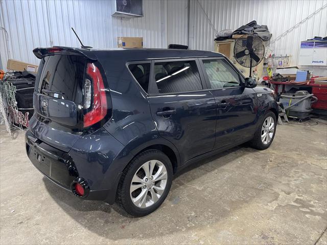 2016 Kia Soul + 2016 Kia Soul +